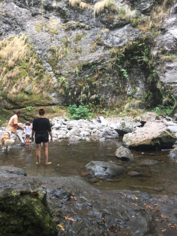 rafraîchissement pendant la pêche en famille